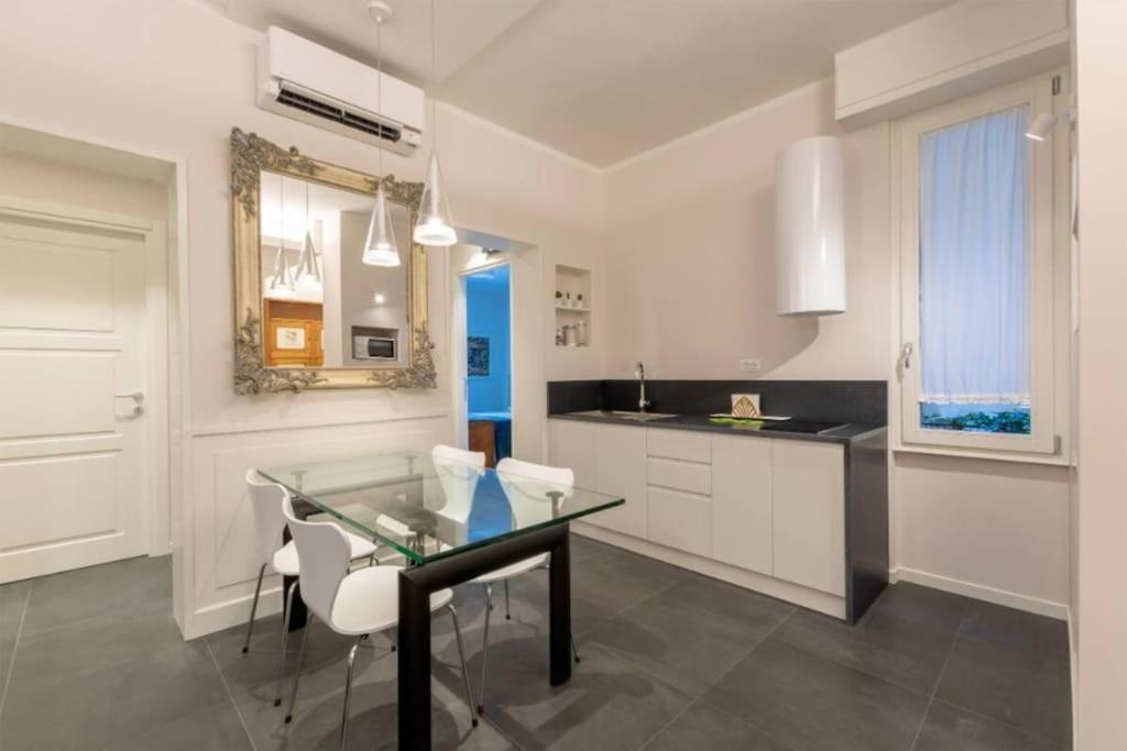 Stylish Four Bedrooms Apartment - Florence Center Екстер'єр фото